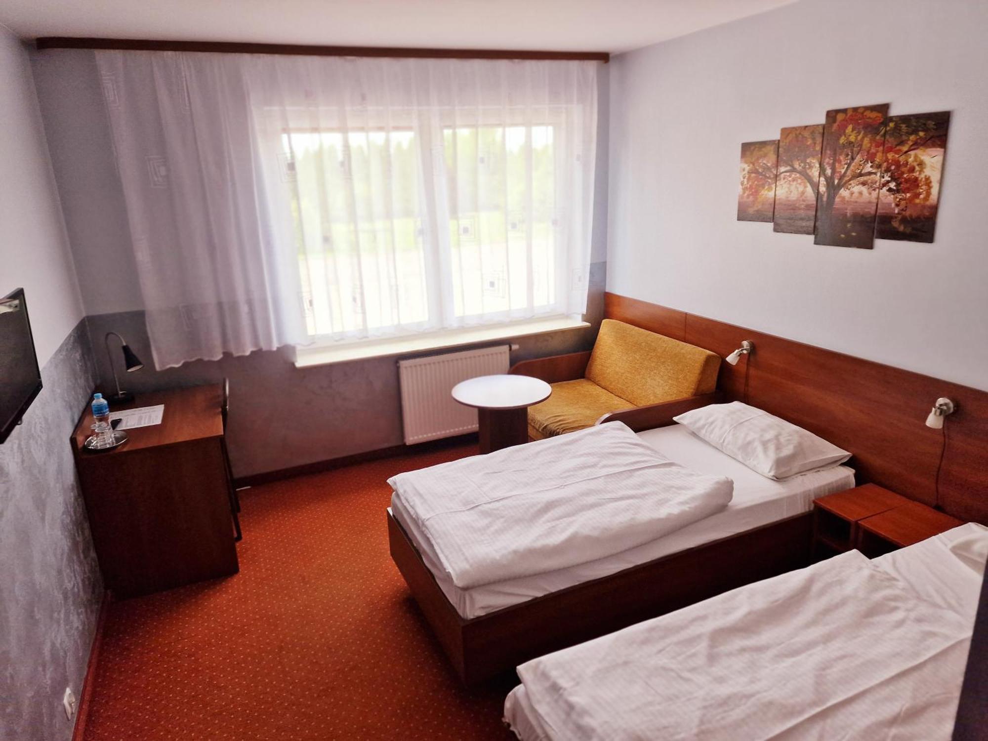 Hotel Podroznik Koszuty Dış mekan fotoğraf