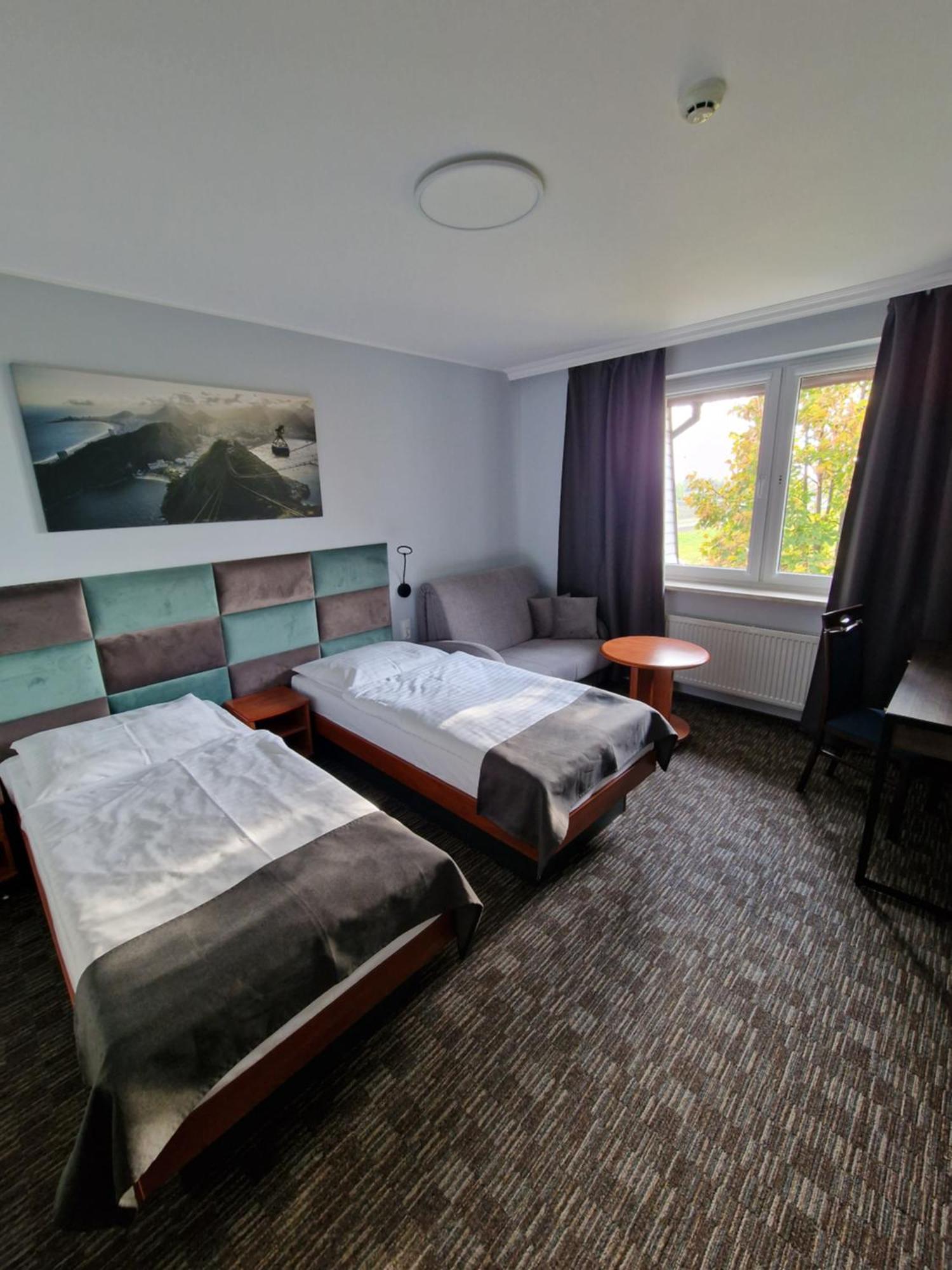 Hotel Podroznik Koszuty Dış mekan fotoğraf