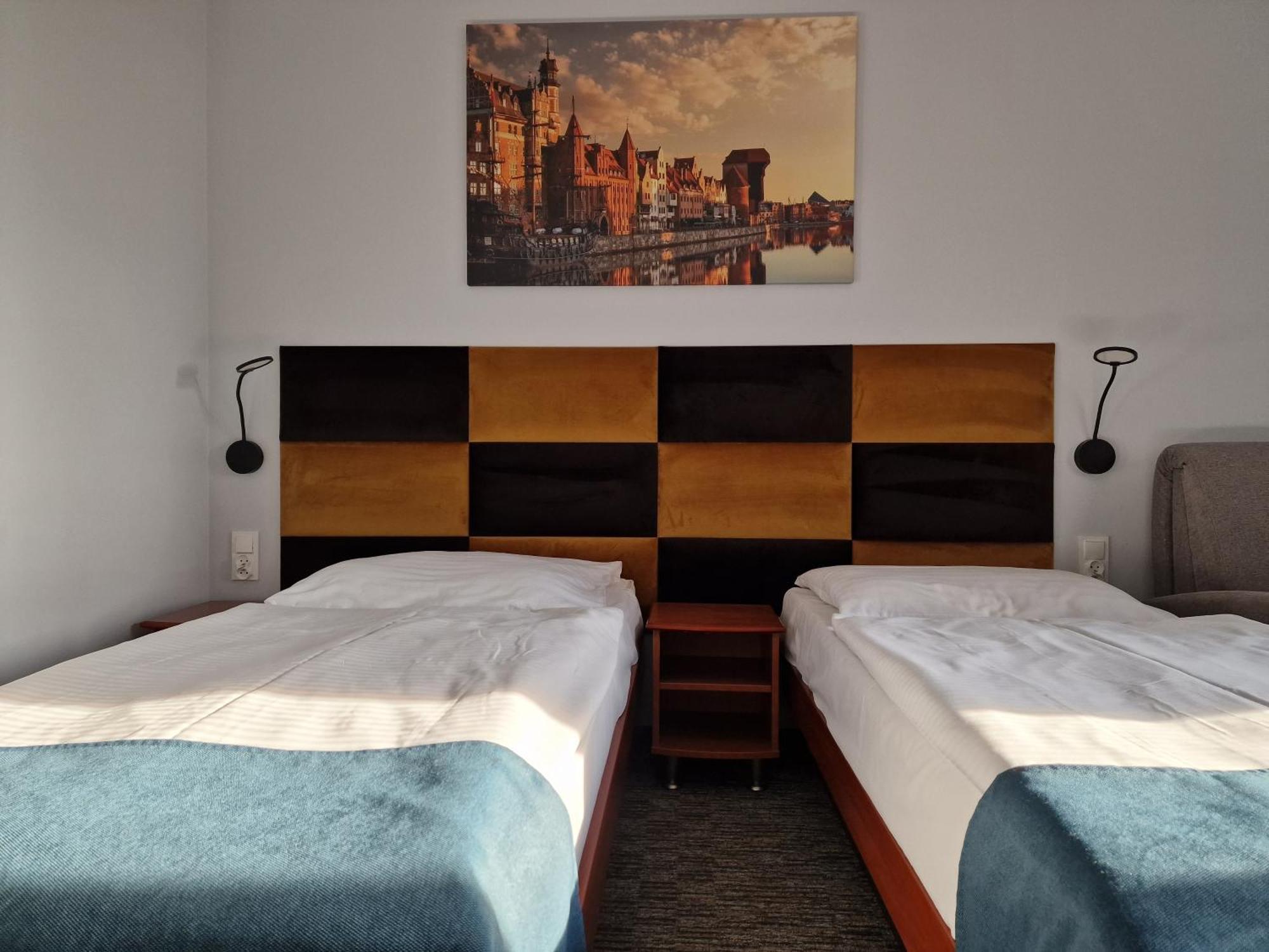 Hotel Podroznik Koszuty Dış mekan fotoğraf
