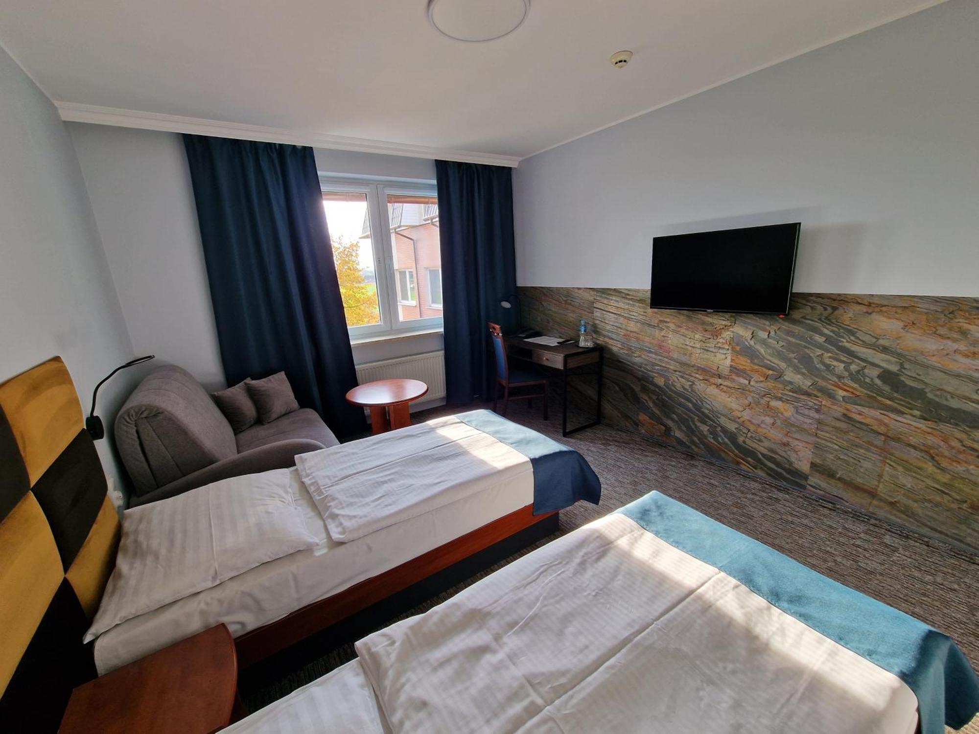 Hotel Podroznik Koszuty Dış mekan fotoğraf