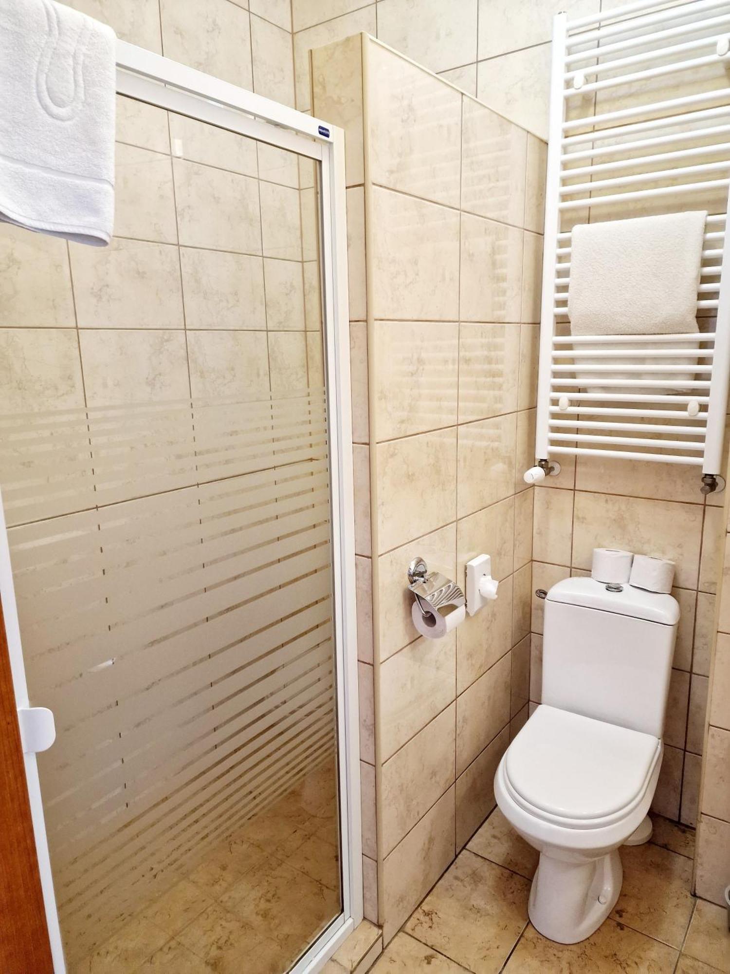 Hotel Podroznik Koszuty Dış mekan fotoğraf